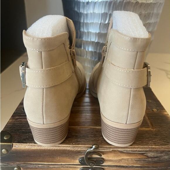 MIA Katrine Booties in Tan - Picture 8 of 10